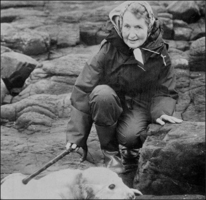 Grace Hickling with seal